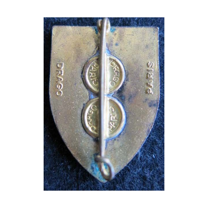 4° RH : insigne métallique du 4° régiment de hussards de fabrication Drago Paris en émail