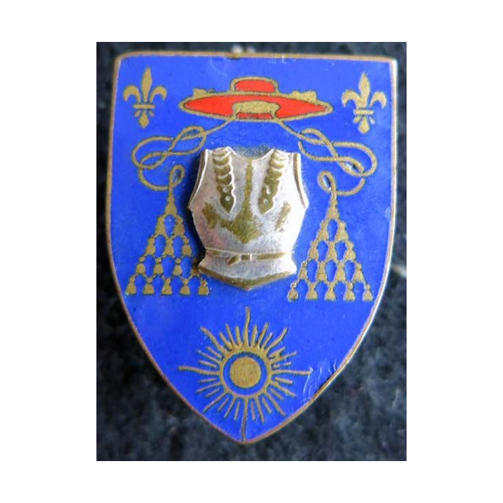 6° RC : insigne métallique du 6° régiment de cuirassiers de fabrication Drago Paris G. 829 en émail