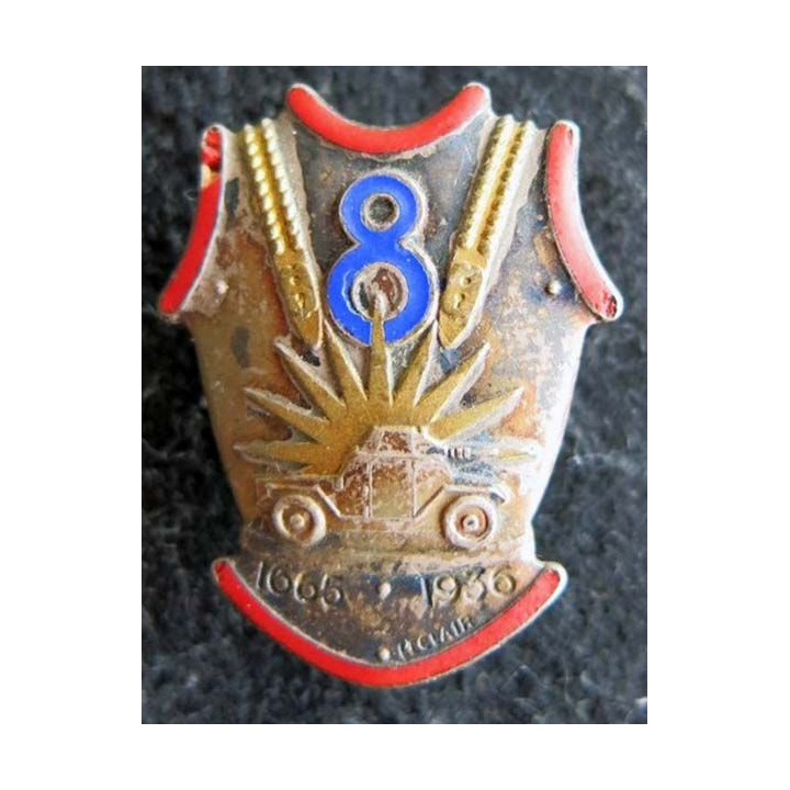 8° RC : insigne métallique du 8° régiment de cuirassiers petit modèle de fabrication Arthus Bertrand H. 167 poinçon en émail