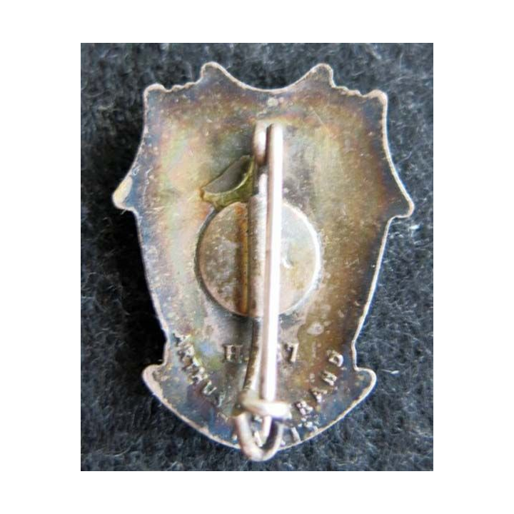 8° RC : insigne métallique du 8° régiment de cuirassiers petit modèle de fabrication Arthus Bertrand H. 167 poinçon en émail