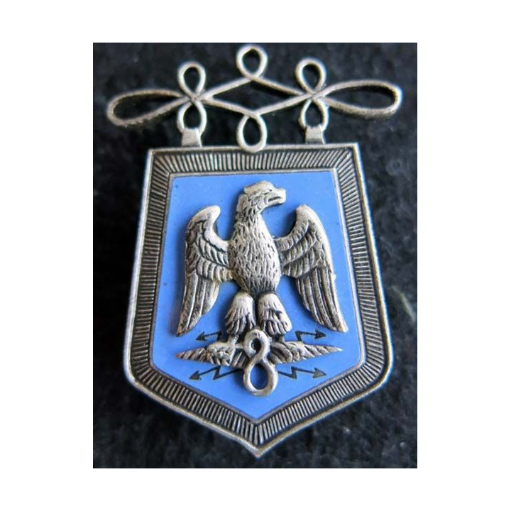 8° RH : insigne métallique du 8° régiment de hussards de fabrication Andor en émail