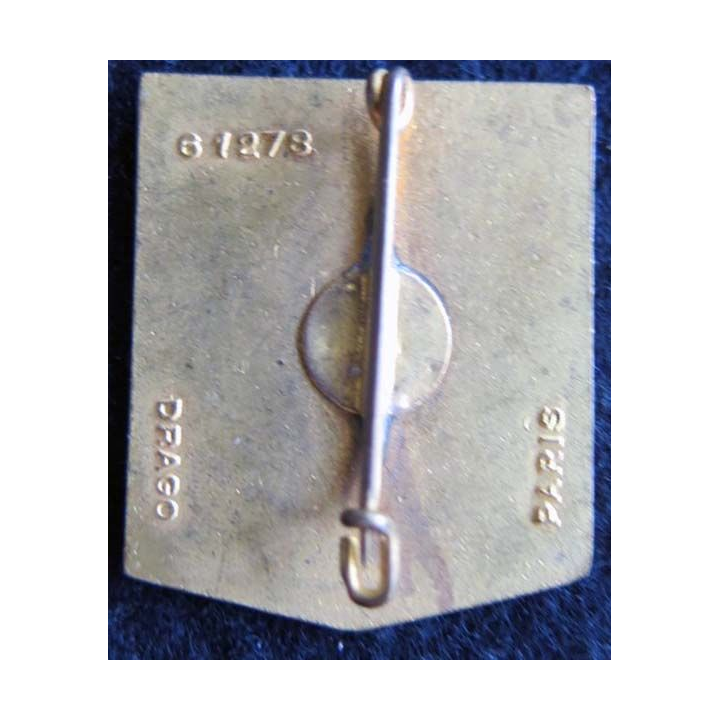 12° DI : Insigne métallique de la 12° division d'infanterie de fabrication Drago Paris G. 1278 en émail dos lisse doré
