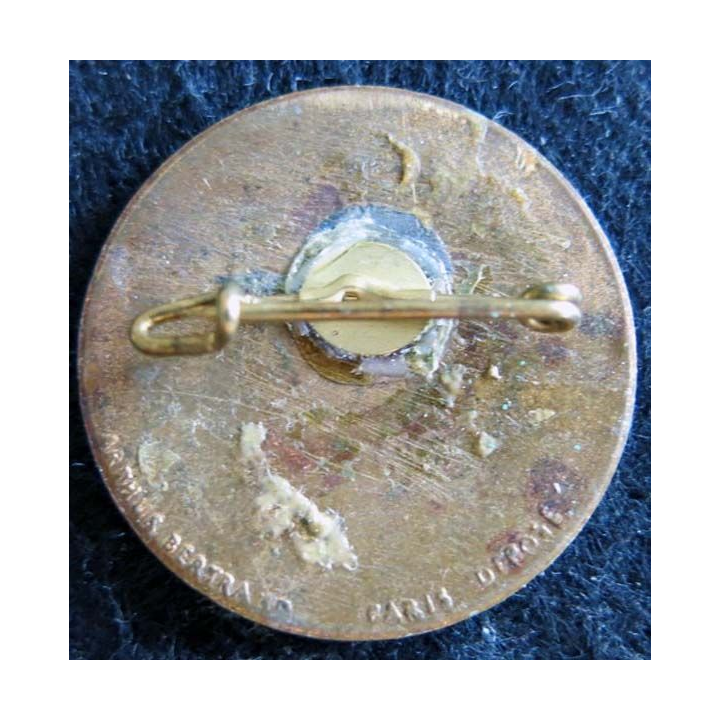 12° DI : Insigne métallique de la 12° division d'infanterie 1939 de fabrication Arthus Bertrand Paris déposé en émail