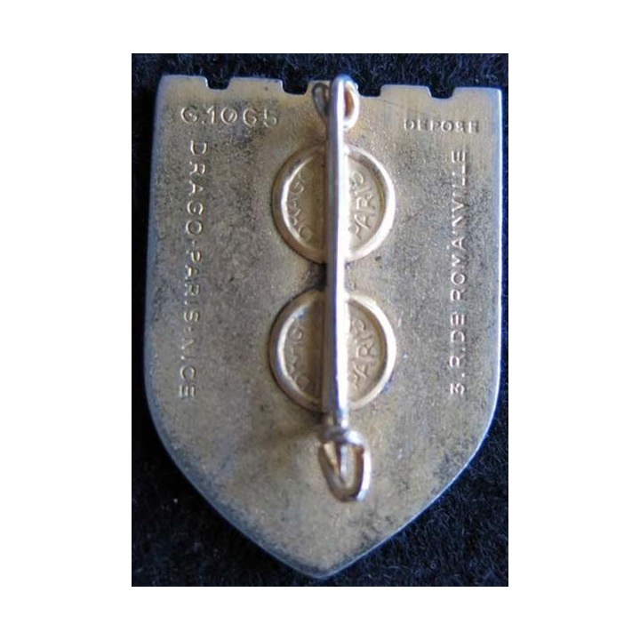 15° DI : Insigne métallique de la 15° division d’infanterie de fabrication Drago Romainville G. 1065 en relief et en émail