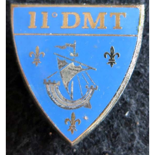 11° DMT : Insigne métallique de la 11° division militaire territoriale Drago G. 2577