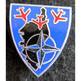 BA 126 : insigne métallique de la base aérienne 126 de Solenzara en Corse de fabrication Delsart  Sens A. 869