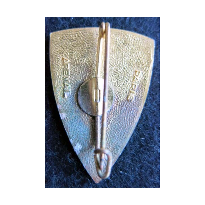 BA 122 : insigne métallique de la base aérienne 122 de fabrication Arémail Paris en émail