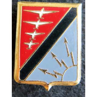 BA 902 : insigne métallique de la base aérienne 902 de Contrexeville de fabrication Drago Paris