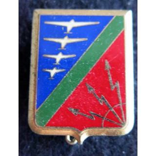 BA 914 : insigne métallique de la base aérienne 914 de Romilly de fabrication Delsart  Sens A. 0744