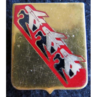 BA 133 : insigne métallique de la base aérienne 133 de Nancy Ochey de fabrication Drago A. 871