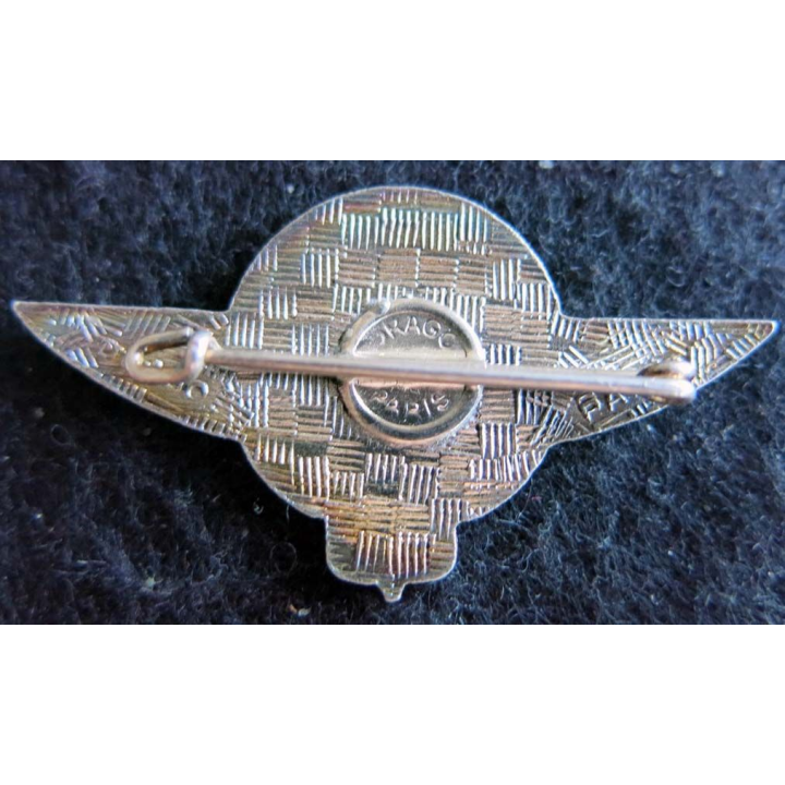 BA 702 : insigne métallique de la base aérienne 702 d'Avord de fabrication Drago Paris en émail dos guilloché argenté