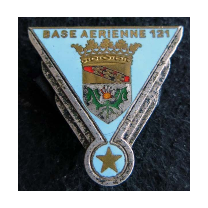 BA 121 : insigne métallique de la base aérienne 121 d'Essey les Nancy en émail de fabrication Drago A. 510