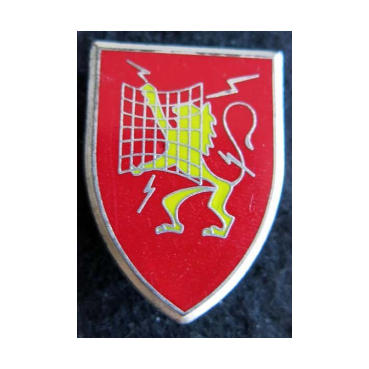 BA 942 : insigne métallique de la base aérienne 942 de Lyon de fabrication Delsart Sens A. 829 dos lisse argenté