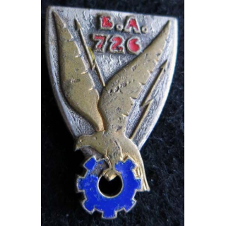 BE 726 : insigne métallique de la base école 726 de Nimes de fabrication Drago Paris A. 591 émail  épingle cassée.