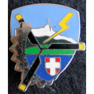 BE 725 : insigne métallique de la base école 725 de Chambéry de fabrication Delsart A. 787