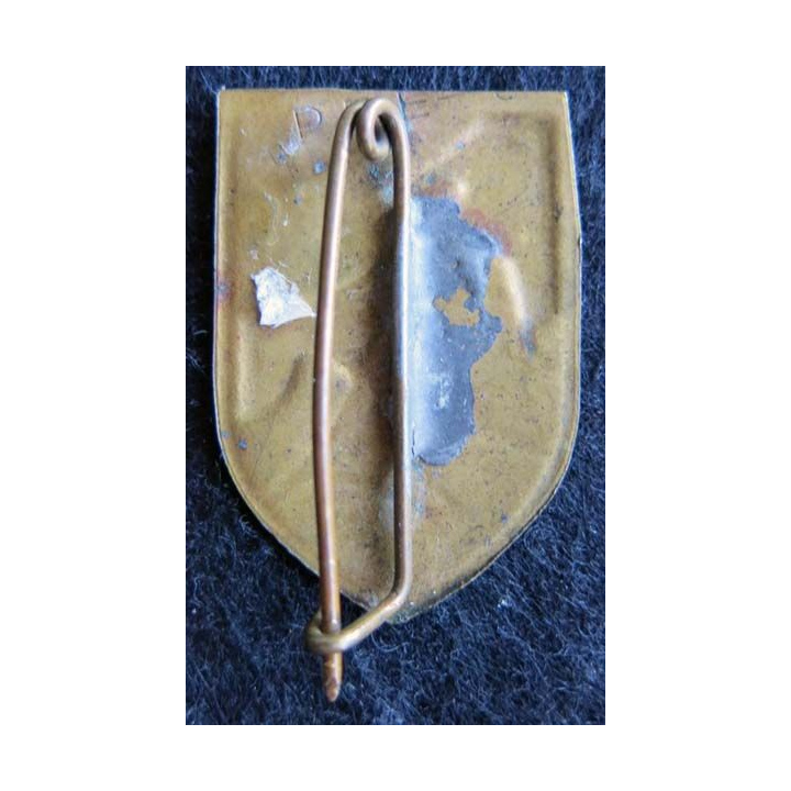 88° CQG : Insigne métallique de la 88° compagnie de quartier général fabrication locale peint