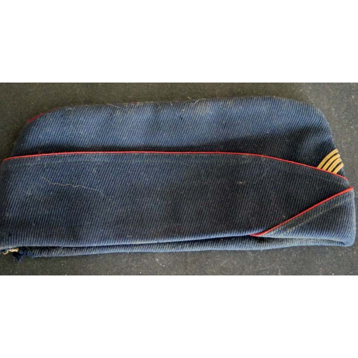Calot de commandant d'infanterie de marine (liseré et fond amarante)
