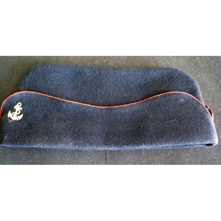Calot ou bonnet de police de type colonial avec galon d'adjudant