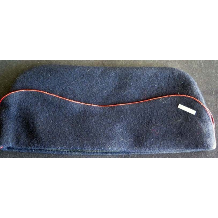Calot ou bonnet de police de type colonial avec galon d'adjudant