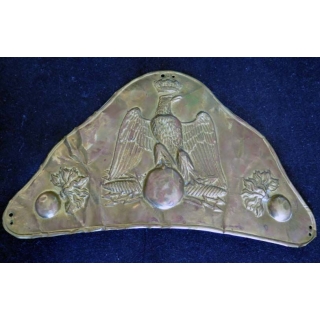 Plaque de bonnet à poil de grenadier (1° empire ?) en cuivre jaune