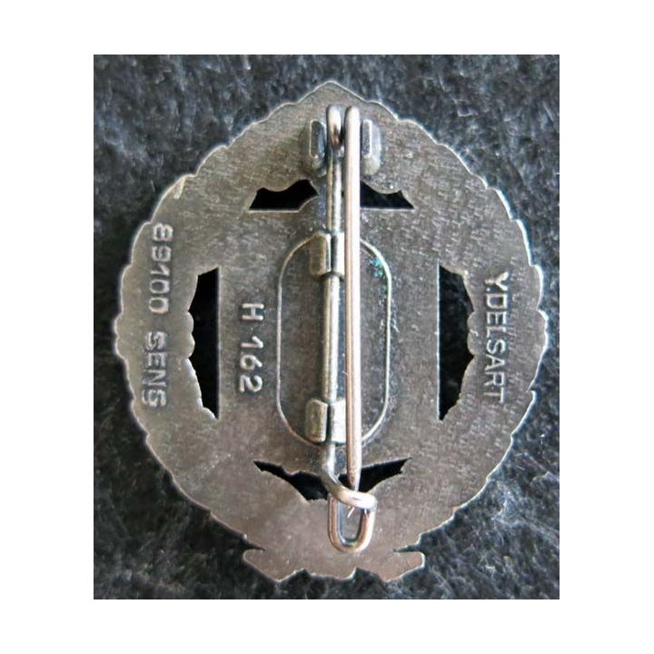 1° REC : insigne métallique du 1° régiment étranger de cavalerie de fabrication Delsart H. 162