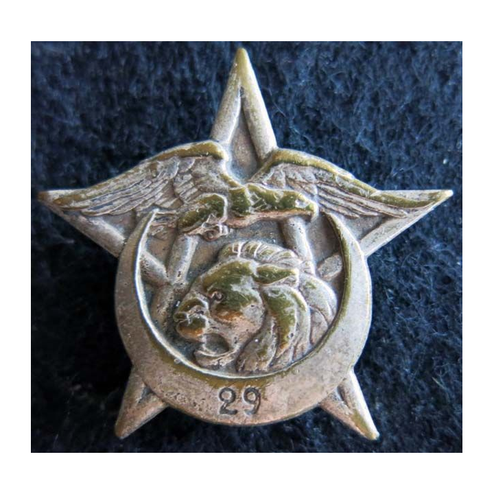 29° RTA : insigne métallique du 29° régiment de tirailleurs algériens RTA de fabrication Drago Paris