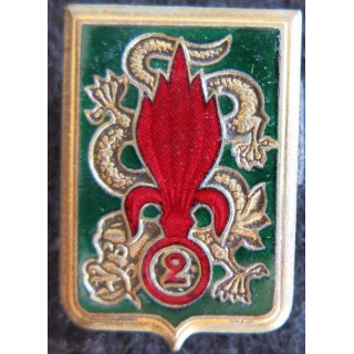 2° REI : Insigne métallique du 2° régiment étranger d'infanterie Extrême Orient Drago O. Métra déposé émail
