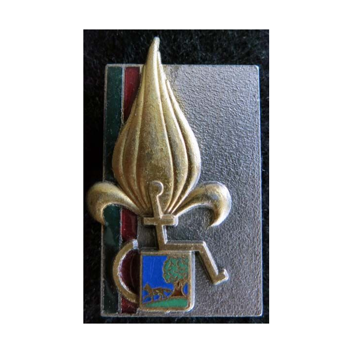 PUYLOUBIER : insigne métallique de l’institution des invalides de la légion étrangère de fabrication Drago N° 0708