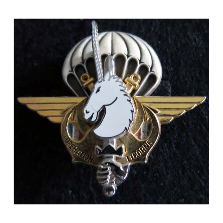 LICORNE :  insigne métallique de l'opération LICORNE République de Côte d'Ivoire Y.Boussemart  2002