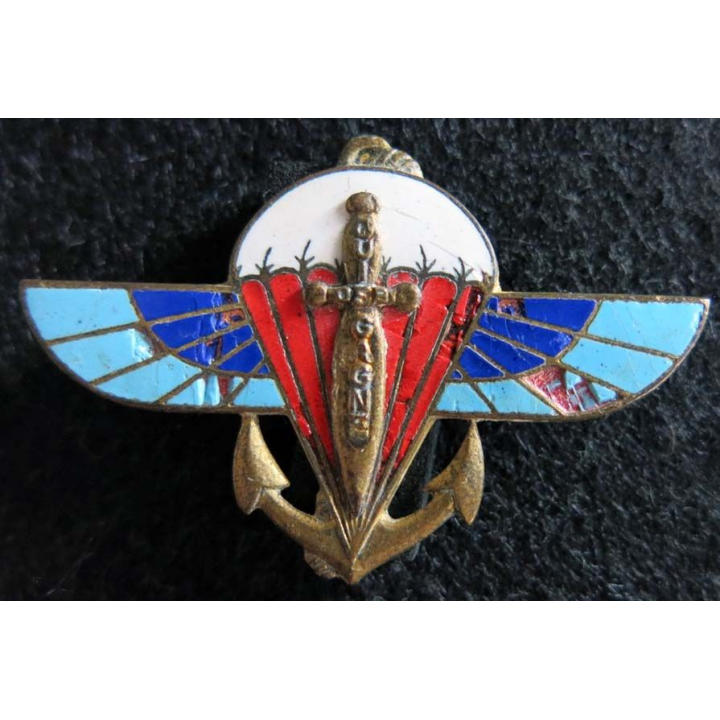2° RPIMA : insigne métallique du 2° régiment parachutiste d'infanterie de marine Drago G. 1307 en émail