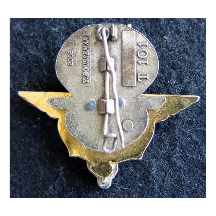 LICORNE :  insigne métallique de l'opération LICORNE République de Côte d'Ivoire Y.Boussemart  2002
