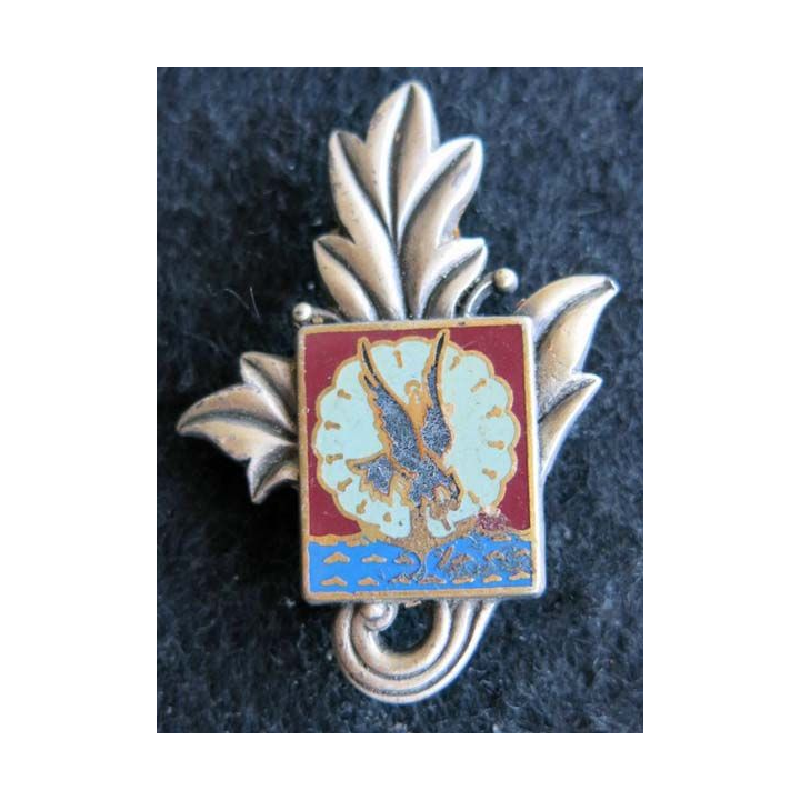 11° DP SRI : insigne métallique de la section ravitaillement de l’Intendance 11° division parachutiste Drago G. 2395