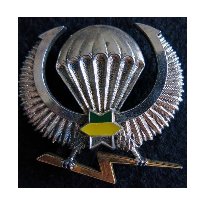 GABON : insigne de brevet  parachutiste gabonais type 2 de fabrication Delsart Sens