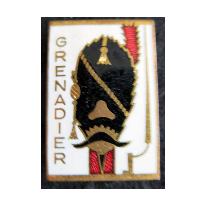 GRENADIER : insigne métallique du patrouilleur Grenadier dos lisse doré fabrication Augis Lyon en émail