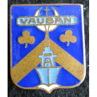VAUBAN : insigne métallique du contre torpilleur Vauban fabrication Augis Lyon en émail