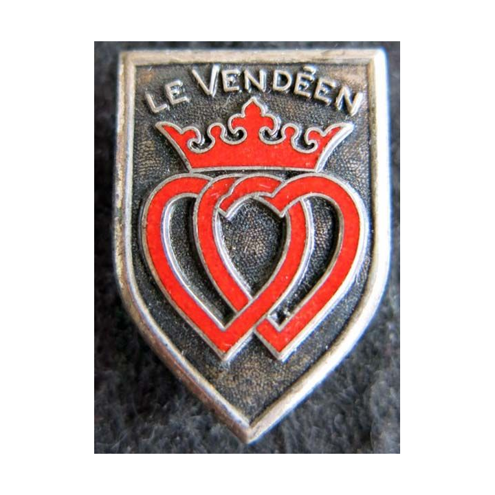 LE VENDEEN : insigne métallique de l'escorteur rapide Le Vendéen fabrication Arthus Bertrand Paris en émail