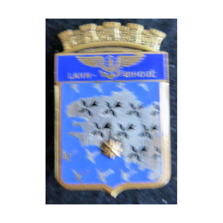 BAN LANN BIHOUE : insigne métallique de la base aéronavale de Lann Bihoué fabrication Drago Paris en émail.
