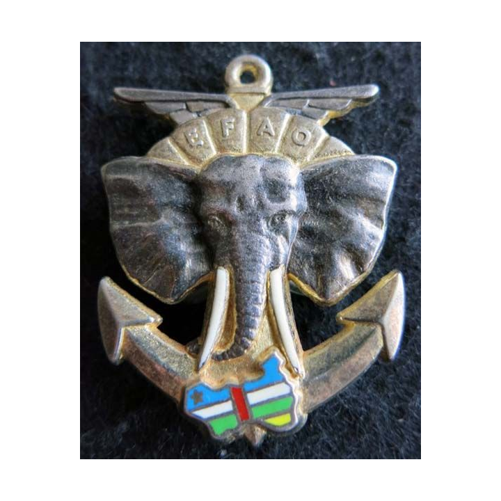 EFAO : insigne métallique des éléments français d’assistance opérationnelle (EFAO) en Centrafrique de fabrication Ballard