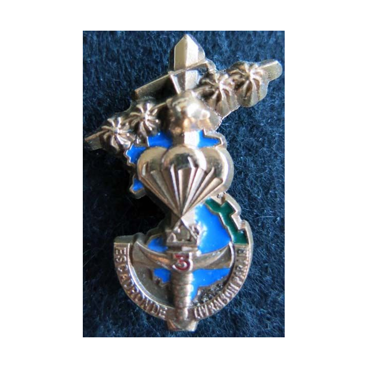 1° RTP : insigne du 3°'escadron du 1° régiment du train parachutiste numéroté au dos 185
