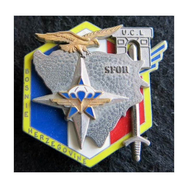 1° RCP : insigne du 1° régiment de chasseurs parachutistes SFOR UCL n° 345