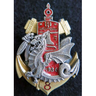8° RPIMA : insigne du 8° régiment parachutiste d'infanterie de marine Nelle Calédonie 86 Drago N° 659