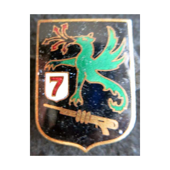 7° BM : insigne métallique du 7° bataillon de mitrailleurs (1939) de fabrication Augis Lyon en émail