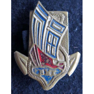 BMI : Insigne métallique (moulage) du bataillon de marche indochinois local Extrême Orient peint