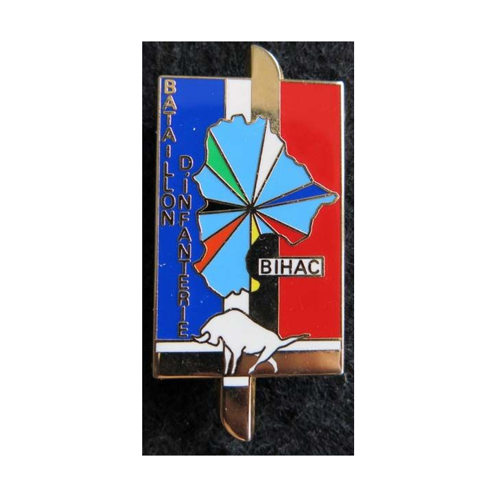 126° RI : Insigne métallique du 126° régiment d’infanterie Bataillon de BIHAC fabrication J.Y Ségalen matriculé N° 242