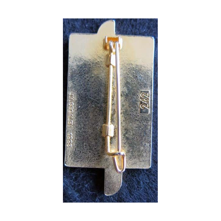 126° RI : Insigne métallique du 126° régiment d’infanterie Bataillon de BIHAC fabrication J.Y Ségalen matriculé N° 242