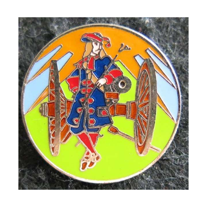 EAA : pin's artilleur 26 mm de l'école d'application de l'artillerie de fabrication Destrée