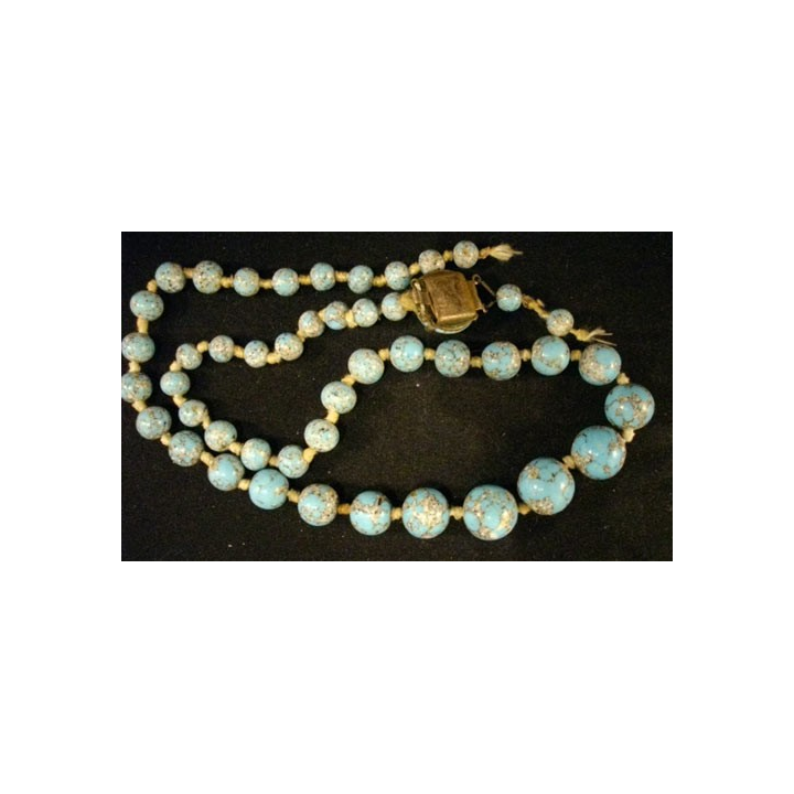 COLLIER EN PIERRE