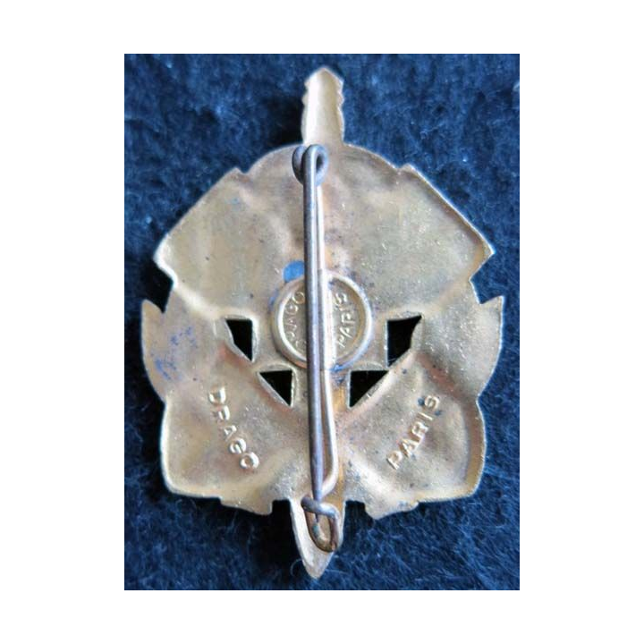 6° SIM : insigne métallique de la 6° section d’infirmiers militaires de fabrication Drago Paris en émail