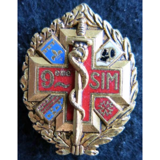 9° SIM : insigne métallique de la 9° section d’infirmiers militaires de fabrication Drago H. 561 émail