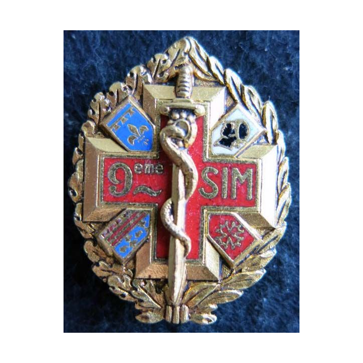 9° SIM : insigne métallique de la 9° section d’infirmiers militaires de fabrication Drago H. 561 émail